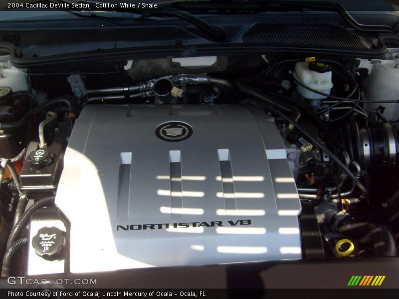 Cotillion White / Shale 2004 Cadillac DeVille Sedan