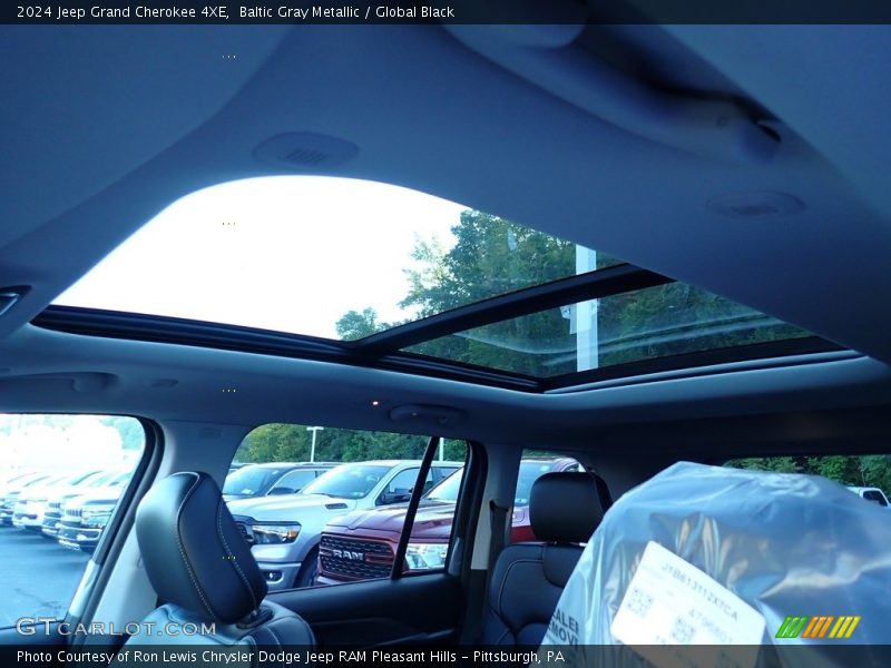 Sunroof of 2024 Grand Cherokee 4XE