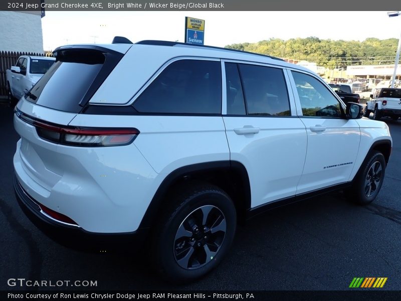 Bright White / Wicker Beige/Global Black 2024 Jeep Grand Cherokee 4XE