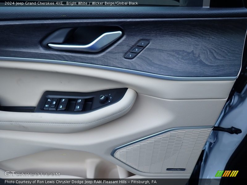 Door Panel of 2024 Grand Cherokee 4XE