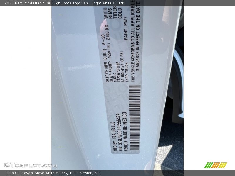 Bright White / Black 2023 Ram ProMaster 2500 High Roof Cargo Van