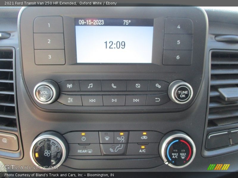 Oxford White / Ebony 2021 Ford Transit Van 250 HR Extended