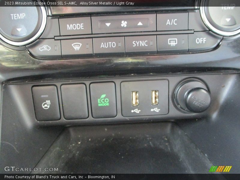 Controls of 2023 Eclipse Cross SEL S-AWC