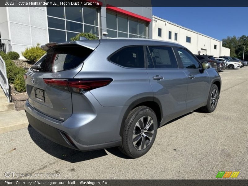 Moon Dust / Graphite 2023 Toyota Highlander XLE