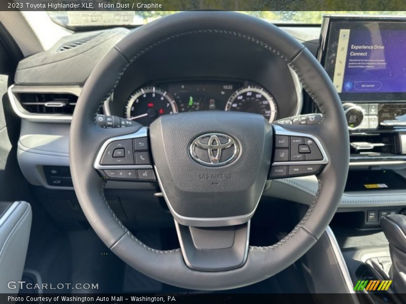 Moon Dust / Graphite 2023 Toyota Highlander XLE