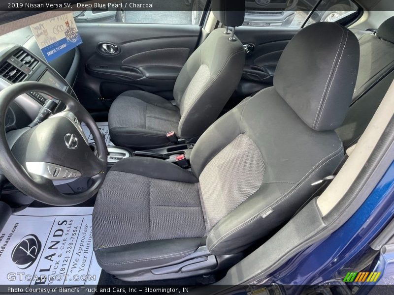 Deep Blue Pearl / Charcoal 2019 Nissan Versa SV