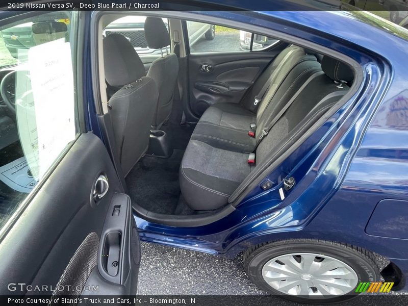 Deep Blue Pearl / Charcoal 2019 Nissan Versa SV