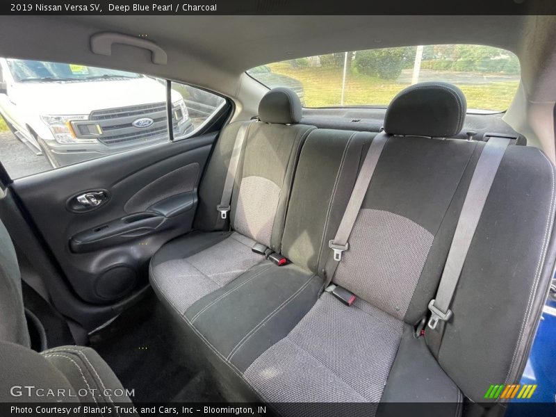 Deep Blue Pearl / Charcoal 2019 Nissan Versa SV