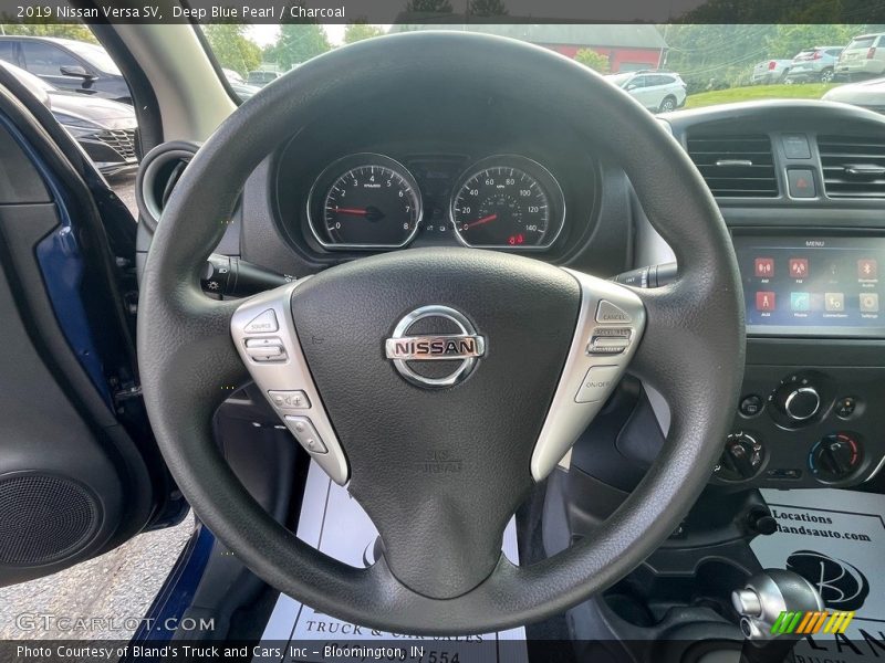 Deep Blue Pearl / Charcoal 2019 Nissan Versa SV