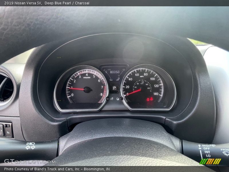 Deep Blue Pearl / Charcoal 2019 Nissan Versa SV