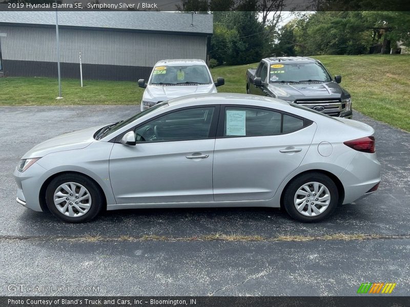 Symphony Silver / Black 2019 Hyundai Elantra SE