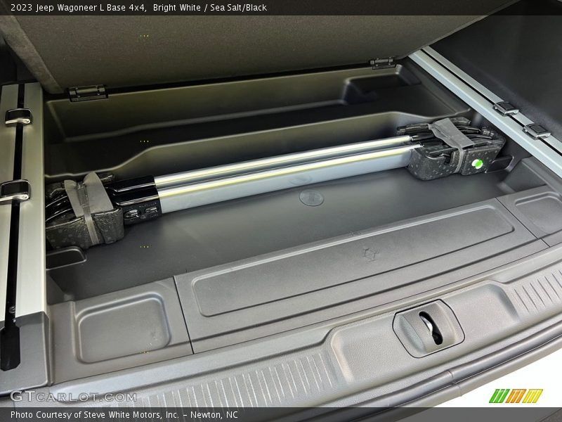  2023 Wagoneer L Base 4x4 Trunk