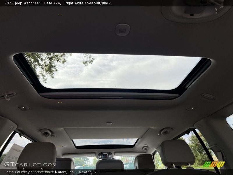 Sunroof of 2023 Wagoneer L Base 4x4