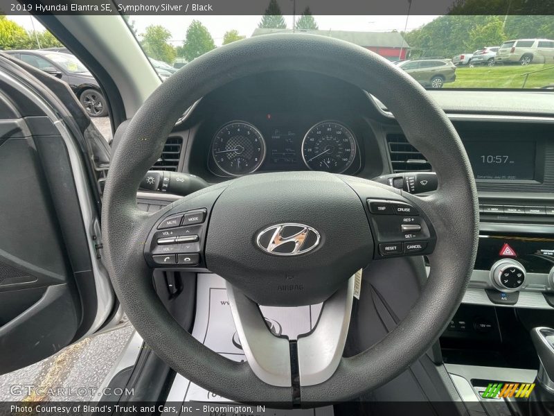 Symphony Silver / Black 2019 Hyundai Elantra SE