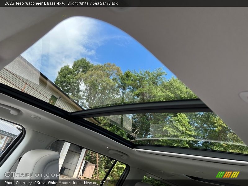 Sunroof of 2023 Wagoneer L Base 4x4