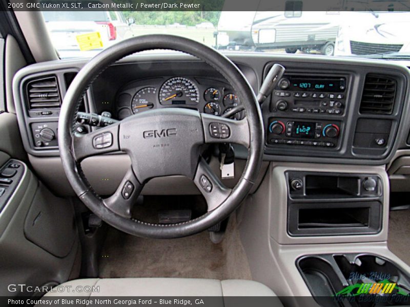 Dashboard of 2005 Yukon XL SLT