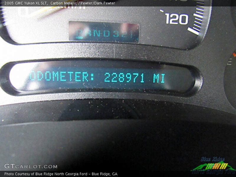 Carbon Metallic / Pewter/Dark Pewter 2005 GMC Yukon XL SLT