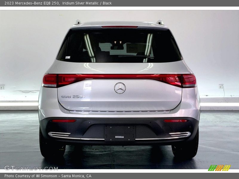 Iridium Silver Metallic / Black 2023 Mercedes-Benz EQB 250