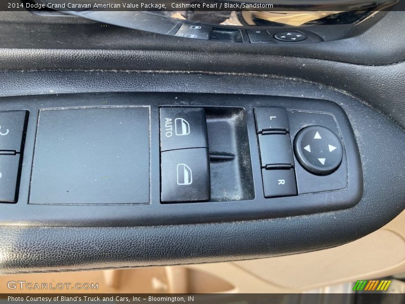Cashmere Pearl / Black/Sandstorm 2014 Dodge Grand Caravan American Value Package