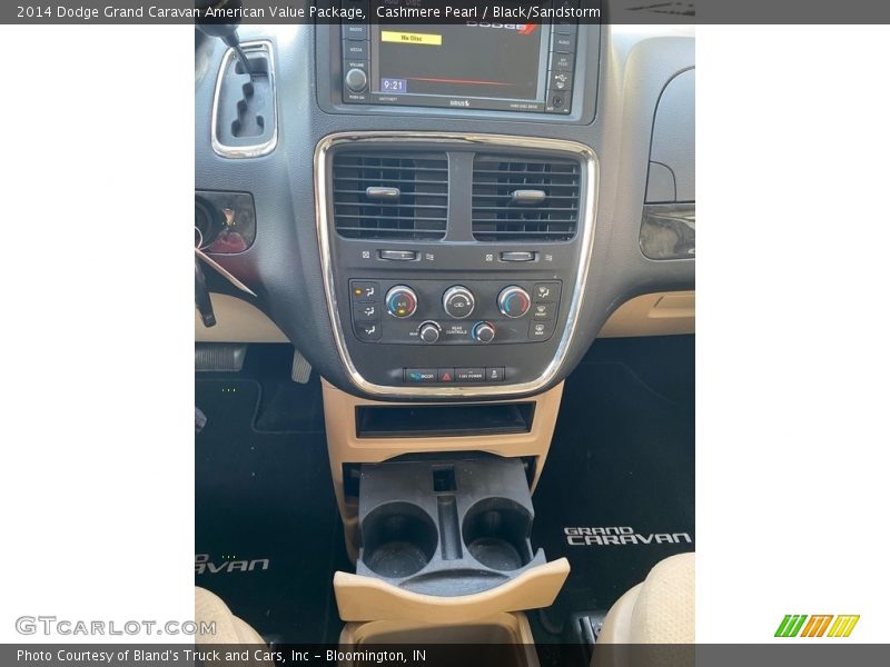 Cashmere Pearl / Black/Sandstorm 2014 Dodge Grand Caravan American Value Package