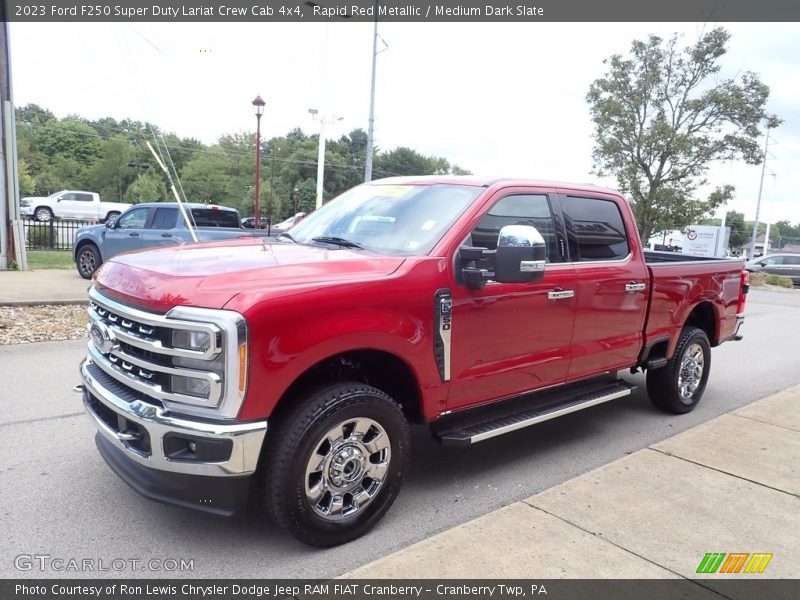 Front 3/4 View of 2023 F250 Super Duty Lariat Crew Cab 4x4