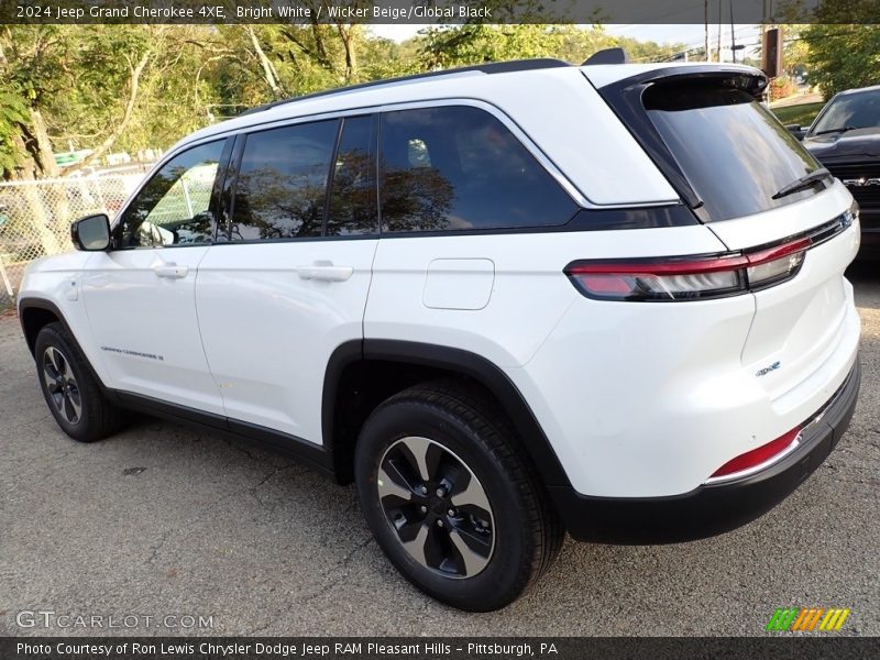 Bright White / Wicker Beige/Global Black 2024 Jeep Grand Cherokee 4XE