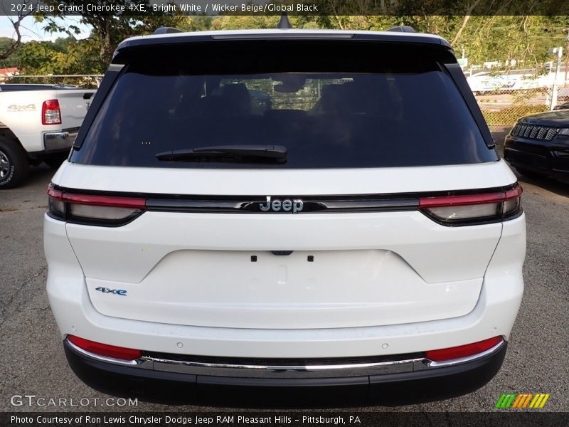 Bright White / Wicker Beige/Global Black 2024 Jeep Grand Cherokee 4XE