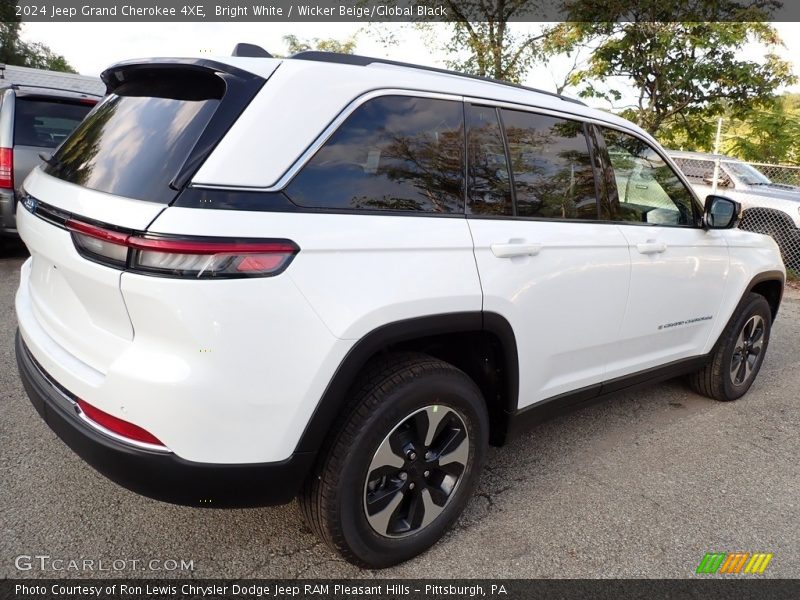 Bright White / Wicker Beige/Global Black 2024 Jeep Grand Cherokee 4XE
