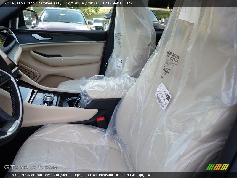 Bright White / Wicker Beige/Global Black 2024 Jeep Grand Cherokee 4XE