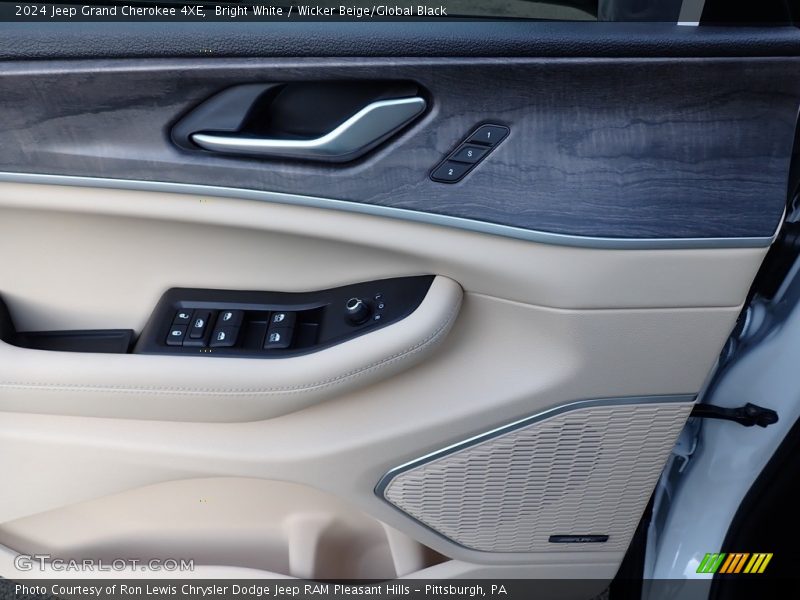 Bright White / Wicker Beige/Global Black 2024 Jeep Grand Cherokee 4XE