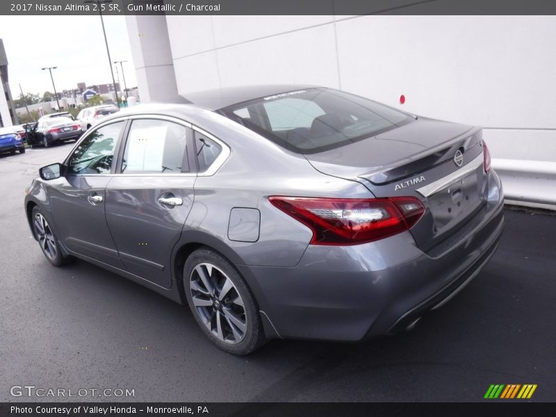 Gun Metallic / Charcoal 2017 Nissan Altima 2.5 SR