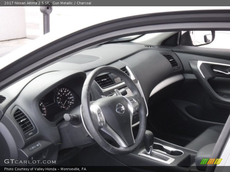 Gun Metallic / Charcoal 2017 Nissan Altima 2.5 SR