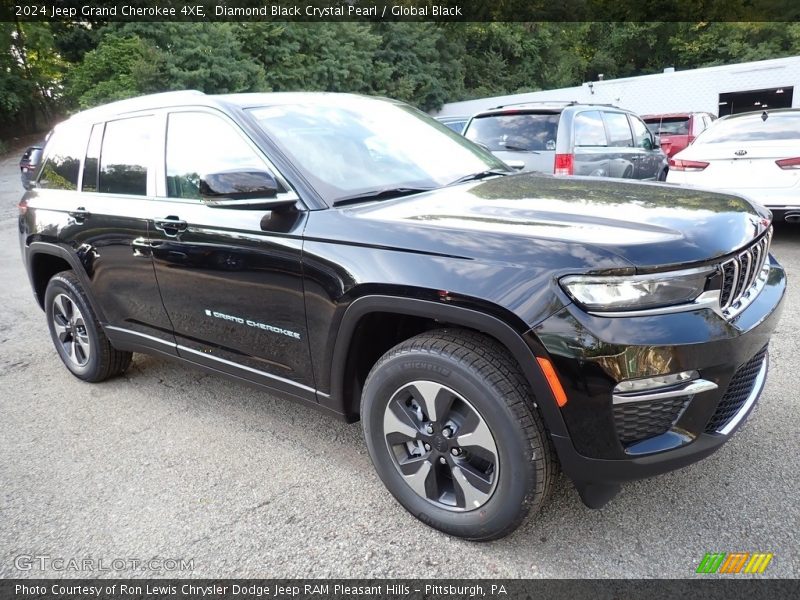 Front 3/4 View of 2024 Grand Cherokee 4XE