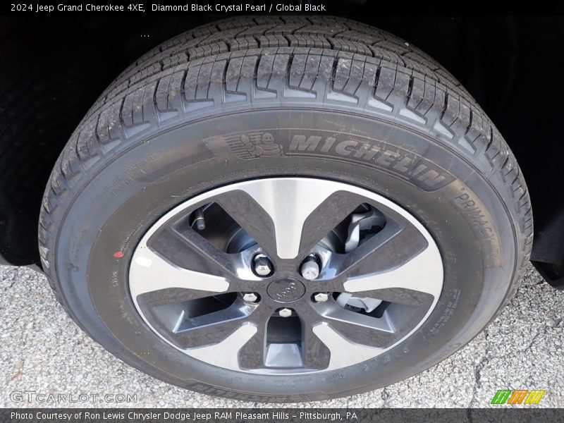 Diamond Black Crystal Pearl / Global Black 2024 Jeep Grand Cherokee 4XE