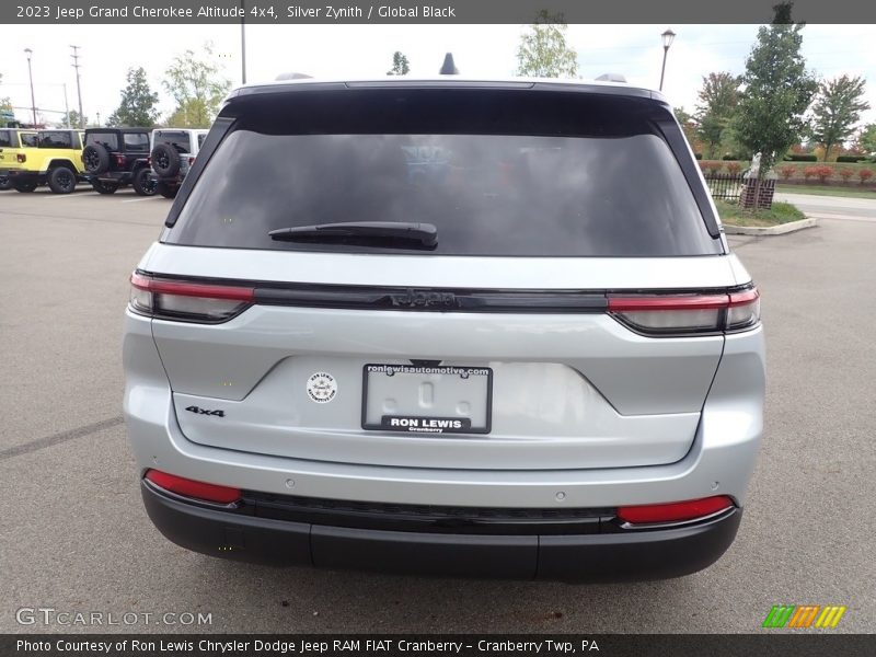 Silver Zynith / Global Black 2023 Jeep Grand Cherokee Altitude 4x4