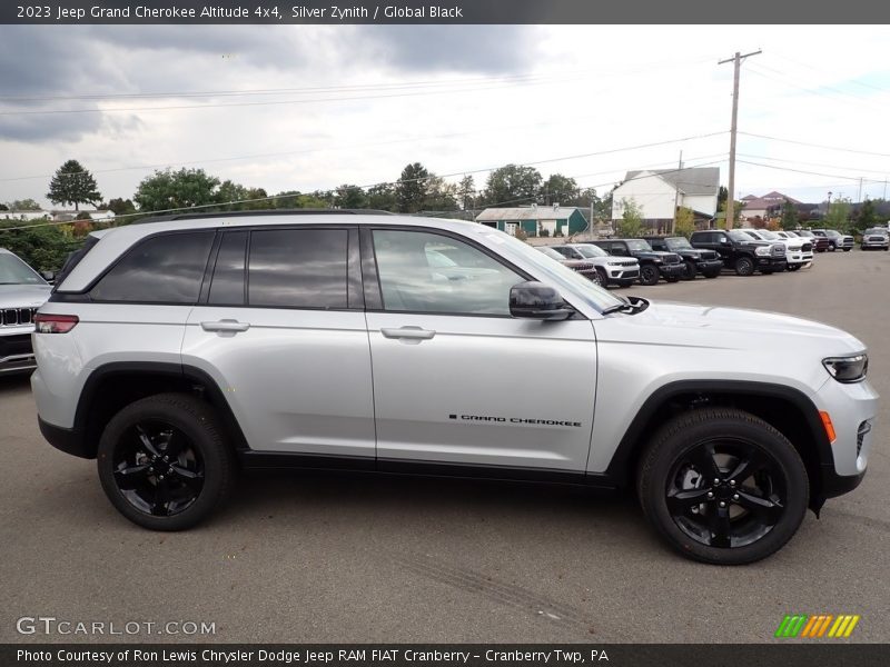 Silver Zynith / Global Black 2023 Jeep Grand Cherokee Altitude 4x4