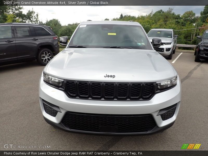 Silver Zynith / Global Black 2023 Jeep Grand Cherokee Altitude 4x4