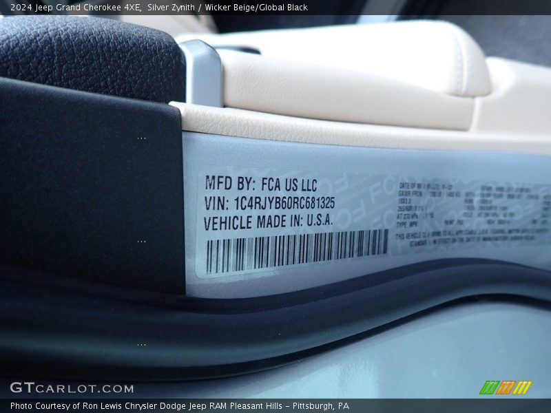 Silver Zynith / Wicker Beige/Global Black 2024 Jeep Grand Cherokee 4XE