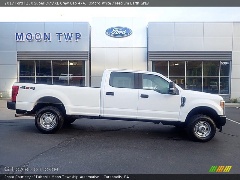 Oxford White / Medium Earth Gray 2017 Ford F250 Super Duty XL Crew Cab 4x4