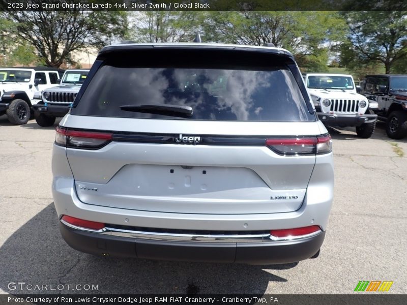Silver Zynith / Global Black 2023 Jeep Grand Cherokee Laredo 4x4