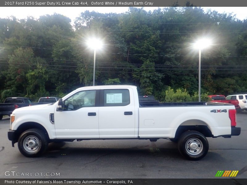 Oxford White / Medium Earth Gray 2017 Ford F250 Super Duty XL Crew Cab 4x4