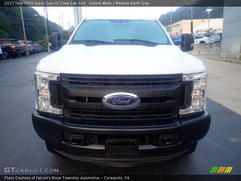 Oxford White / Medium Earth Gray 2017 Ford F250 Super Duty XL Crew Cab 4x4
