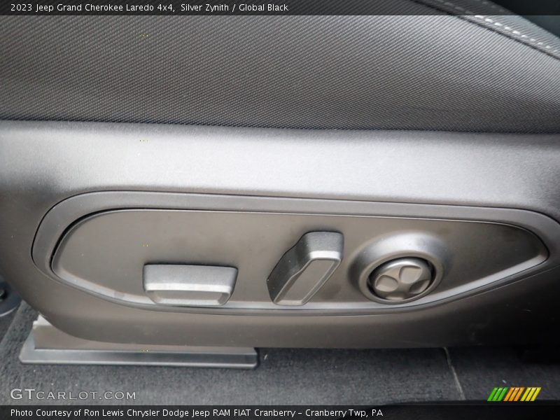 Silver Zynith / Global Black 2023 Jeep Grand Cherokee Laredo 4x4