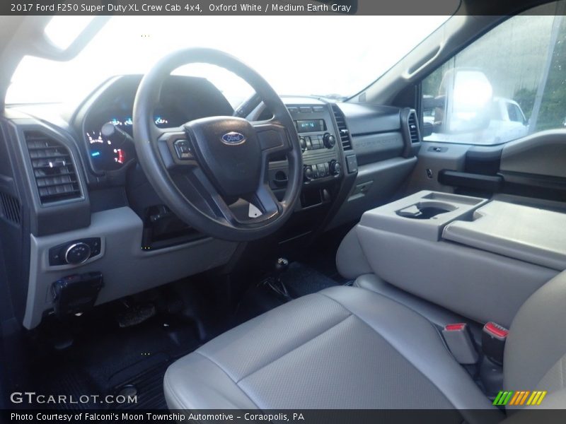 Oxford White / Medium Earth Gray 2017 Ford F250 Super Duty XL Crew Cab 4x4