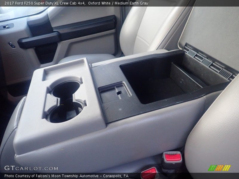 Oxford White / Medium Earth Gray 2017 Ford F250 Super Duty XL Crew Cab 4x4