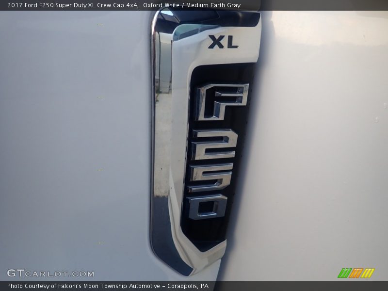 Oxford White / Medium Earth Gray 2017 Ford F250 Super Duty XL Crew Cab 4x4