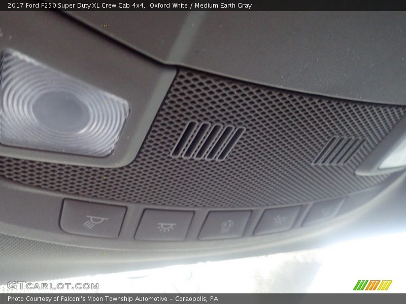 Oxford White / Medium Earth Gray 2017 Ford F250 Super Duty XL Crew Cab 4x4