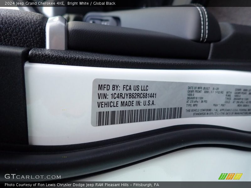 Bright White / Global Black 2024 Jeep Grand Cherokee 4XE