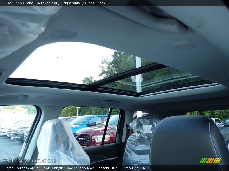 Bright White / Global Black 2024 Jeep Grand Cherokee 4XE