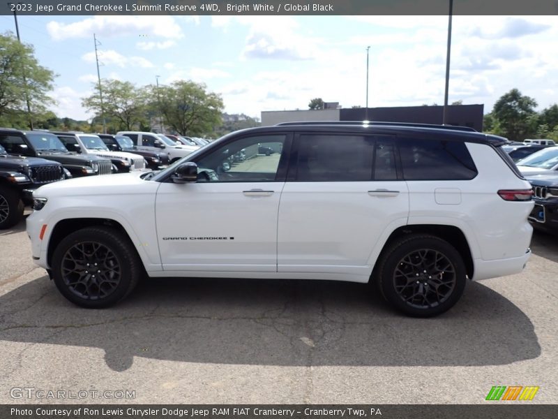 Bright White / Global Black 2023 Jeep Grand Cherokee L Summit Reserve 4WD